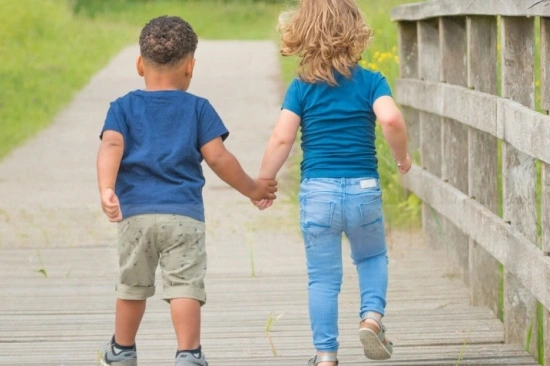 Online inschrijvingen van kinderen verhogen bij de opvang