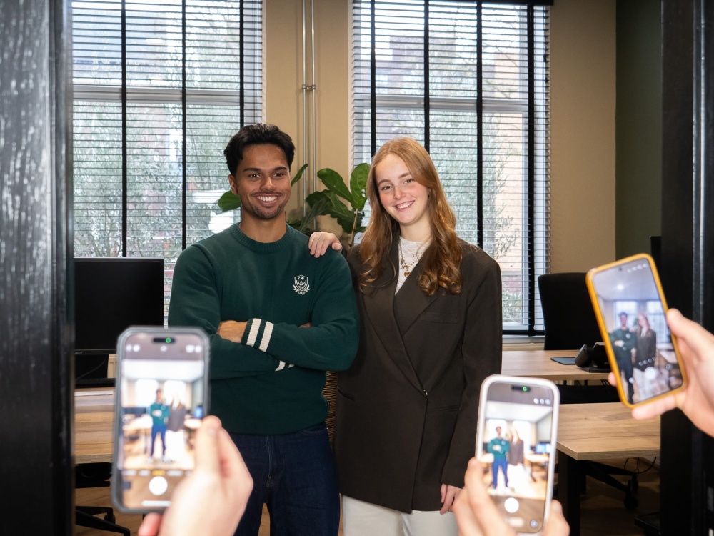 Marketeers bij Ittica Media implementeren van scrollen tot shoppen strategie&euml;n in hun socials.